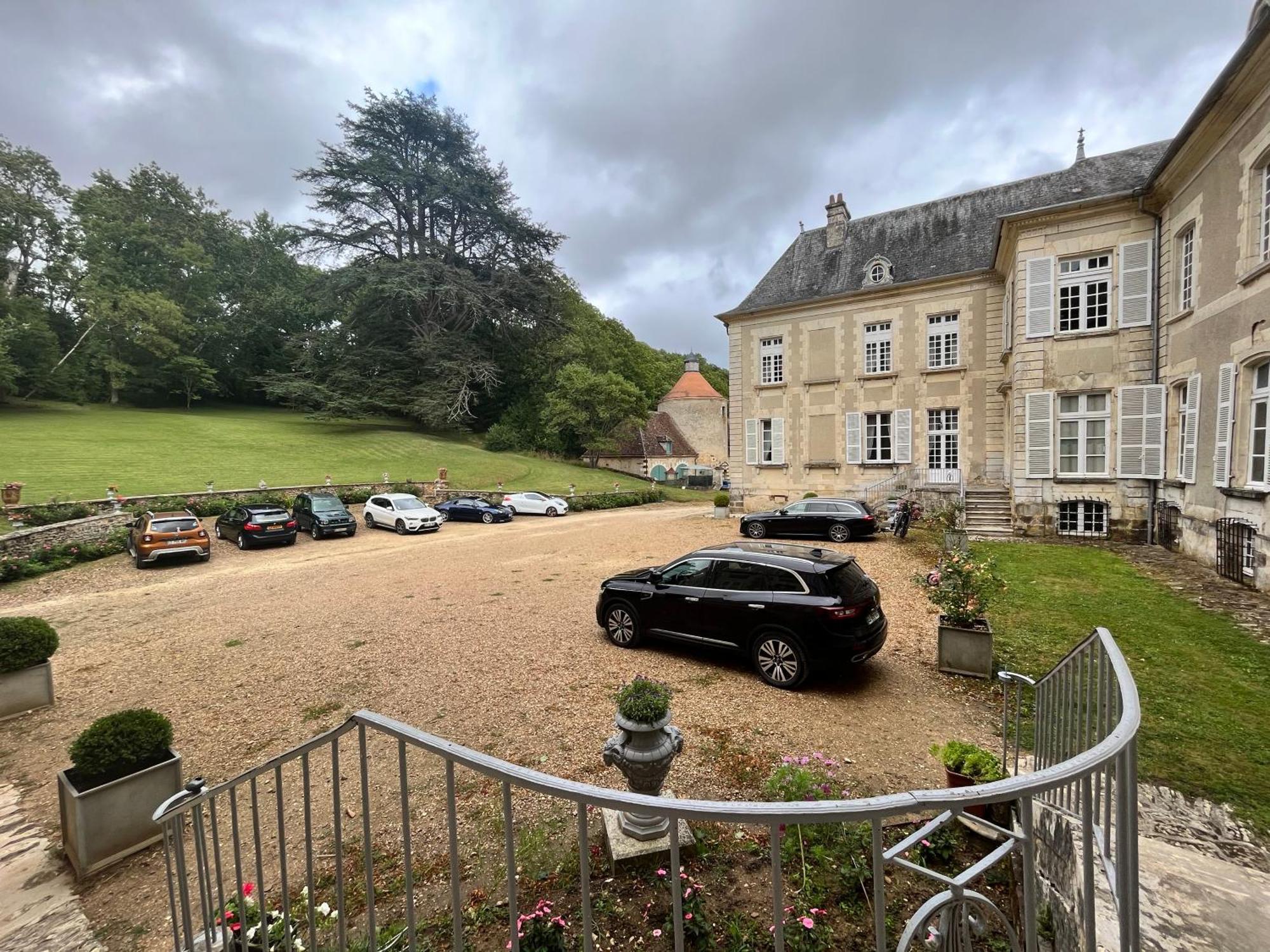 Chateau De Beaujeu Sens-Beaujeu Экстерьер фото