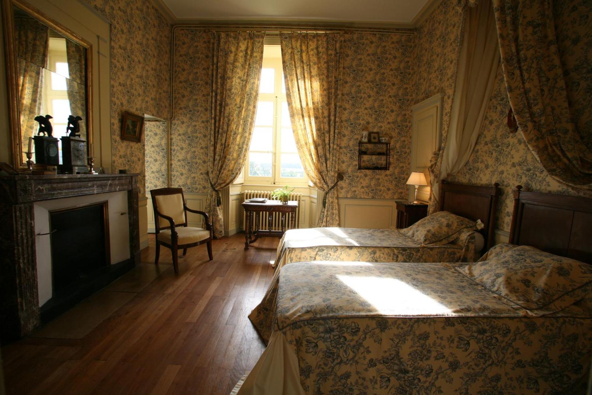 Chateau De Beaujeu Sens-Beaujeu Экстерьер фото